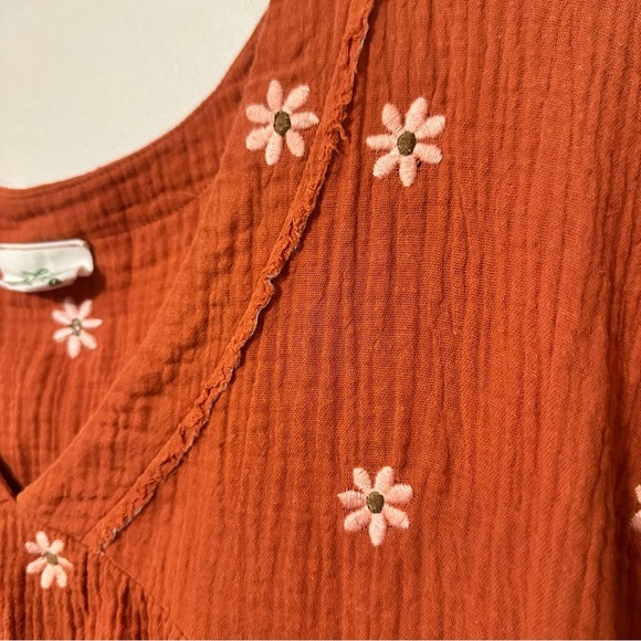 New'm V-Neck Ruffle Blouse in Rust Orange Short Sleeves Floral Daisy | Sz Large - Picture 6 of 11